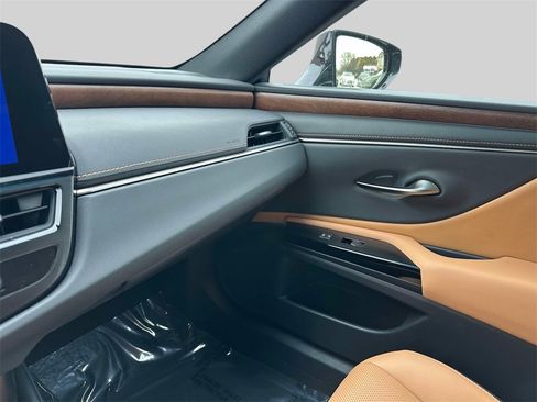 Certified 2023 Lexus ES 350 w/ Premium Package image 27