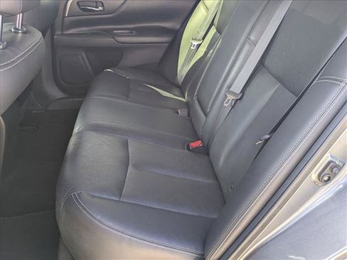 Used 2018 Nissan Altima 2.5 SL FWD image 18