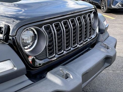 Used 2024 Jeep Wrangler Unlimited Sport AWD/4WD image 34
