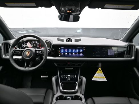 New 2026 Porsche Cayenne S image 19