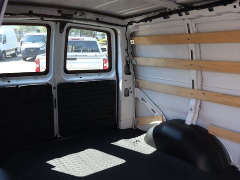 Used 2025 GMC Savana 2500 w/ Driver Convenience Package RWD image 30