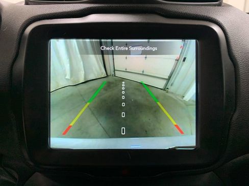 Used 2021 Jeep Renegade Limited image 7