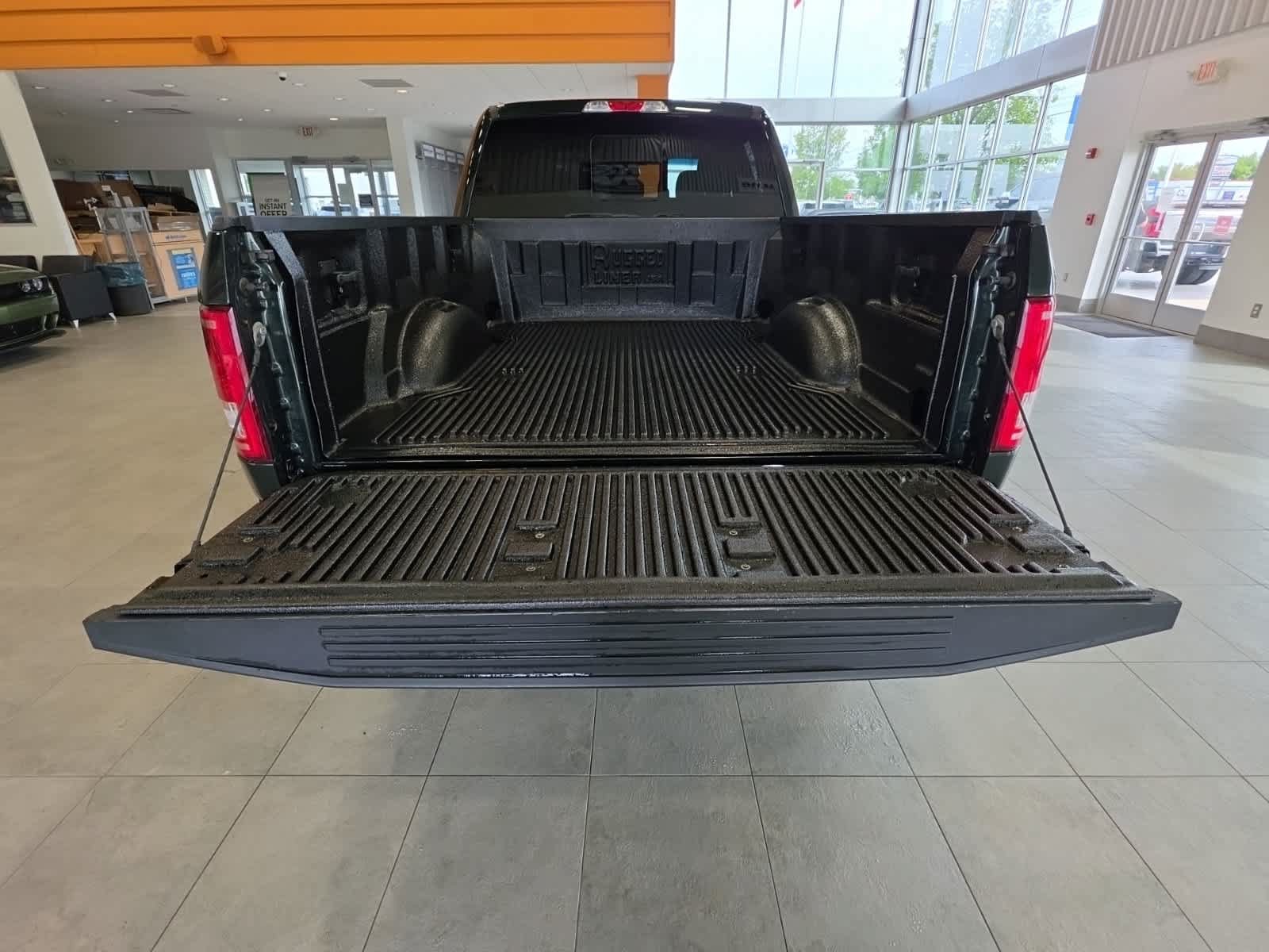 Used 2016 Ford F150 XLT w/ Equipment Group 302A Luxury AWD/4WD image 10
