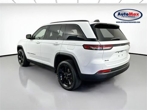 Used 2023 Jeep Grand Cherokee Altitude image 6