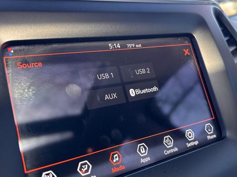 Used 2021 Jeep Cherokee Latitude Lux w/ Sun & Sound Group image 12