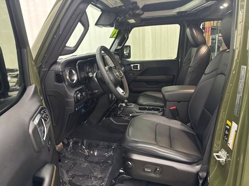 Used 2024 Jeep Wrangler Unlimited Sahara w/ Safety Group image 9