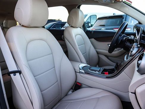 Used 2020 Mercedes-Benz GLC 300 image 17