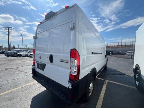 Used 2023 RAM ProMaster 2500 FWD image 4