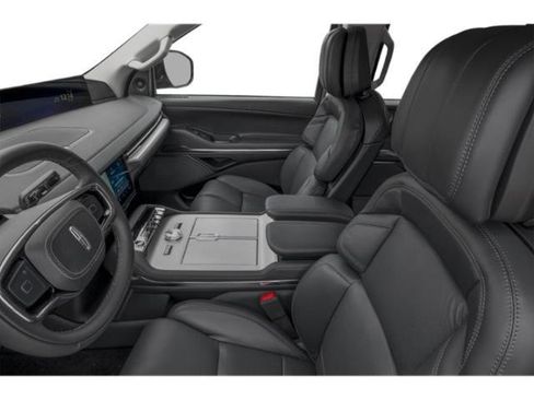 New 2026 Lincoln Navigator Reserve AWD/4WD image 11