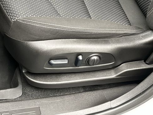 Certified 2024 GMC Terrain SLE w/ Driver Convenience Package image 10