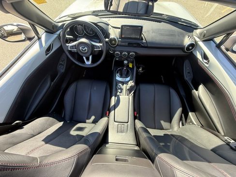 Used 2017 MAZDA MX-5 Miata RF Grand Touring image 12