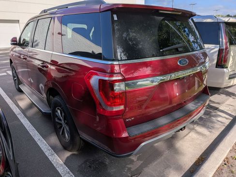 Used 2019 Ford Expedition XLT w/ Equipment Group 202A AWD/4WD image 4