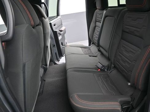 Used 2025 Nissan Frontier PRO-4X image 14