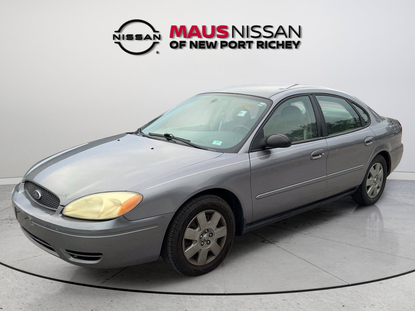 Used 2007 Ford Taurus SE FWD image 4