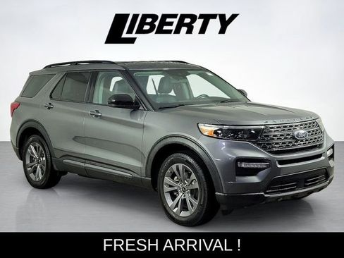 Certified 2023 Ford Explorer XLT w/ Equipment Group 202A AWD/4WD image 1
