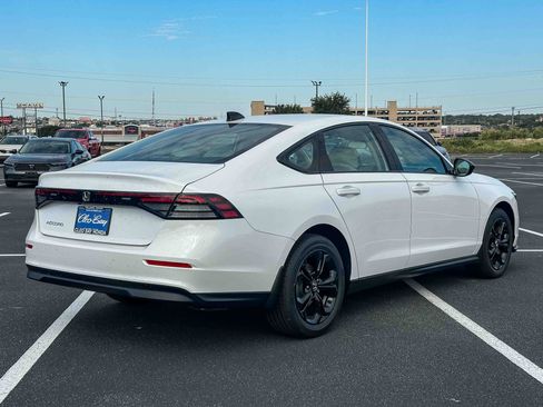 New 2025 Honda Accord SE image 6