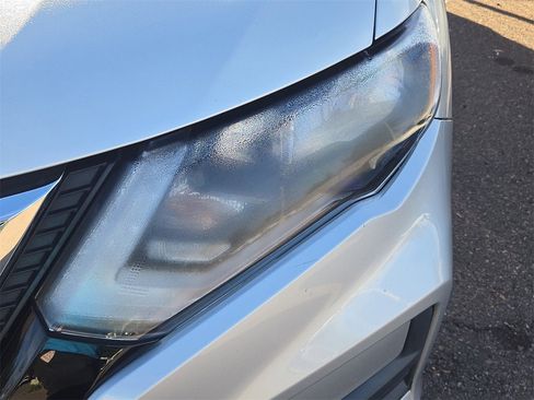 Used 2020 Nissan Rogue S image 14