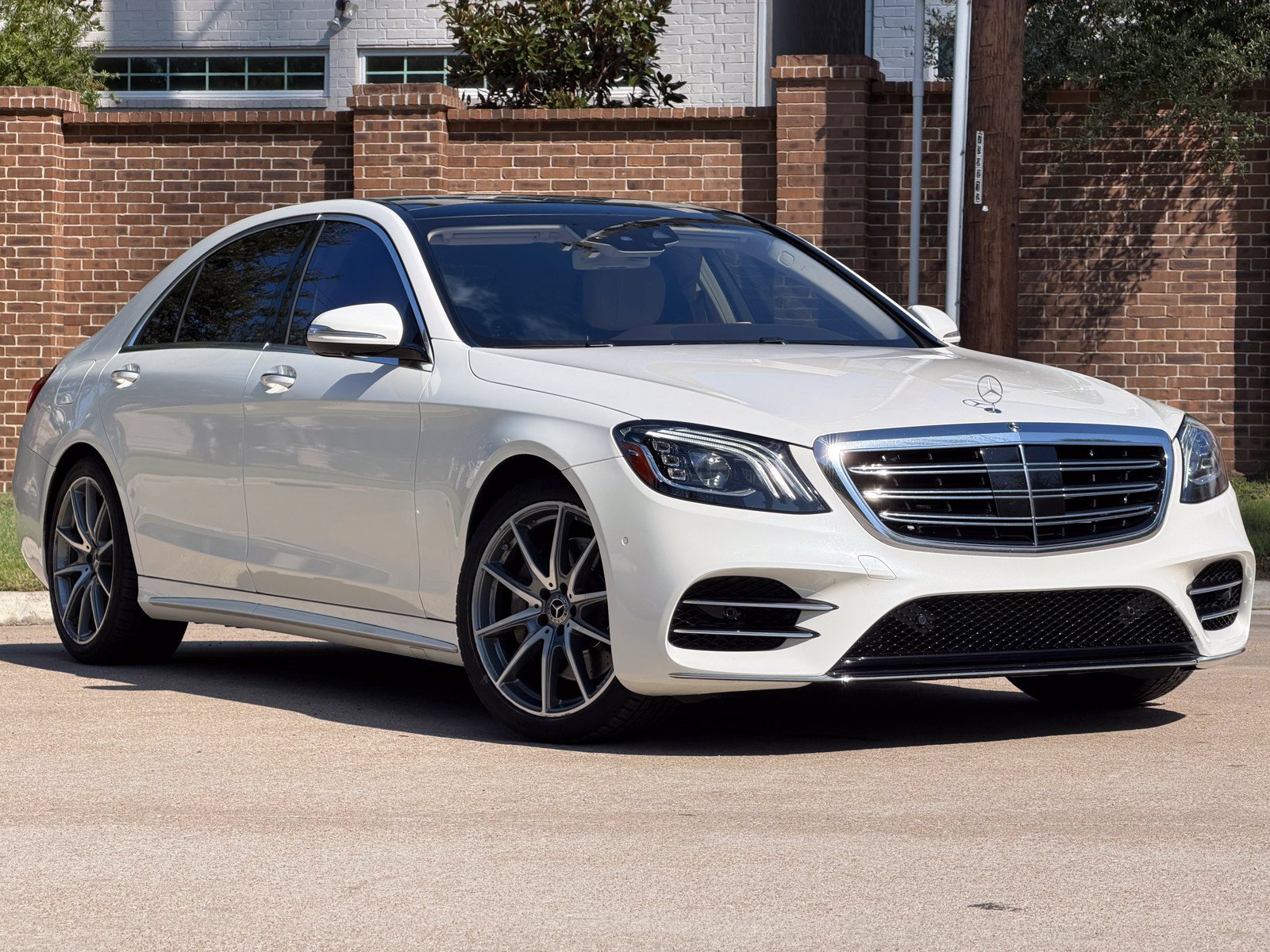 Used 2019 Mercedes-Benz S 560 Sedan image 1