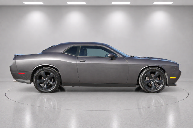Used 2014 Dodge Challenger R/T w/ Blacktop Package RWD image 2