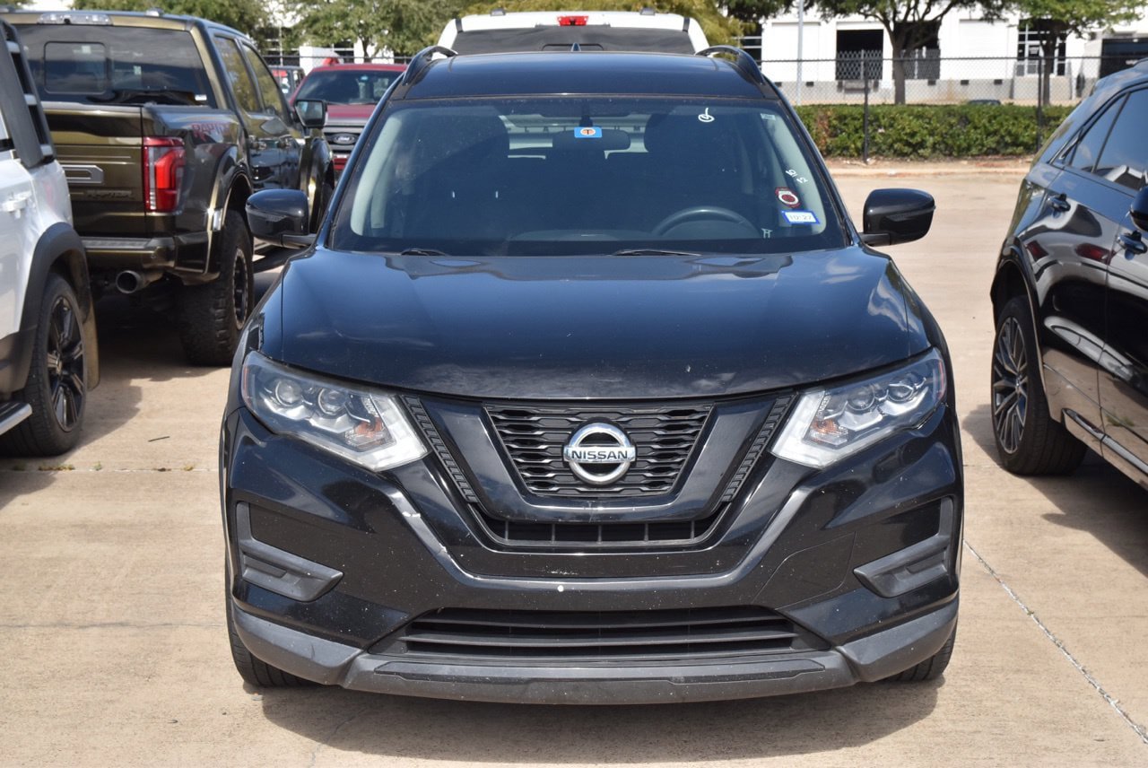 Used 2017 Nissan Rogue SV FWD image 3