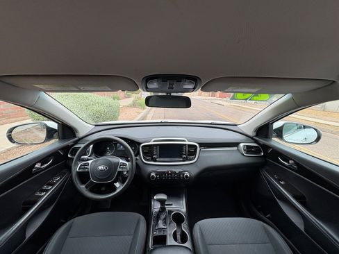 Used 2020 Kia Sorento FWD V6 image 12