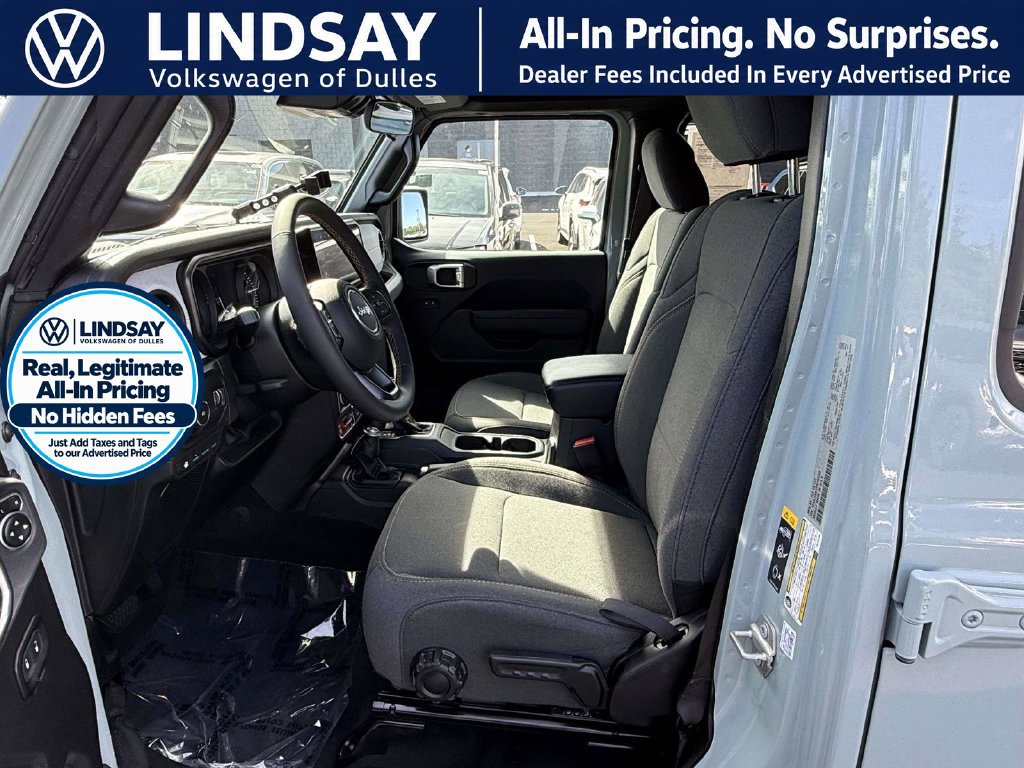 Used 2024 Jeep Wrangler Unlimited AWD/4WD image 10