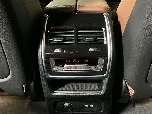 New 2026 BMW X7 xDrive40i w/ Executive Package image 28