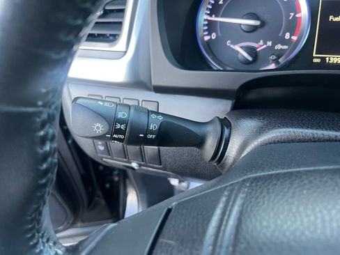 Used 2015 Toyota Highlander XLE image 12