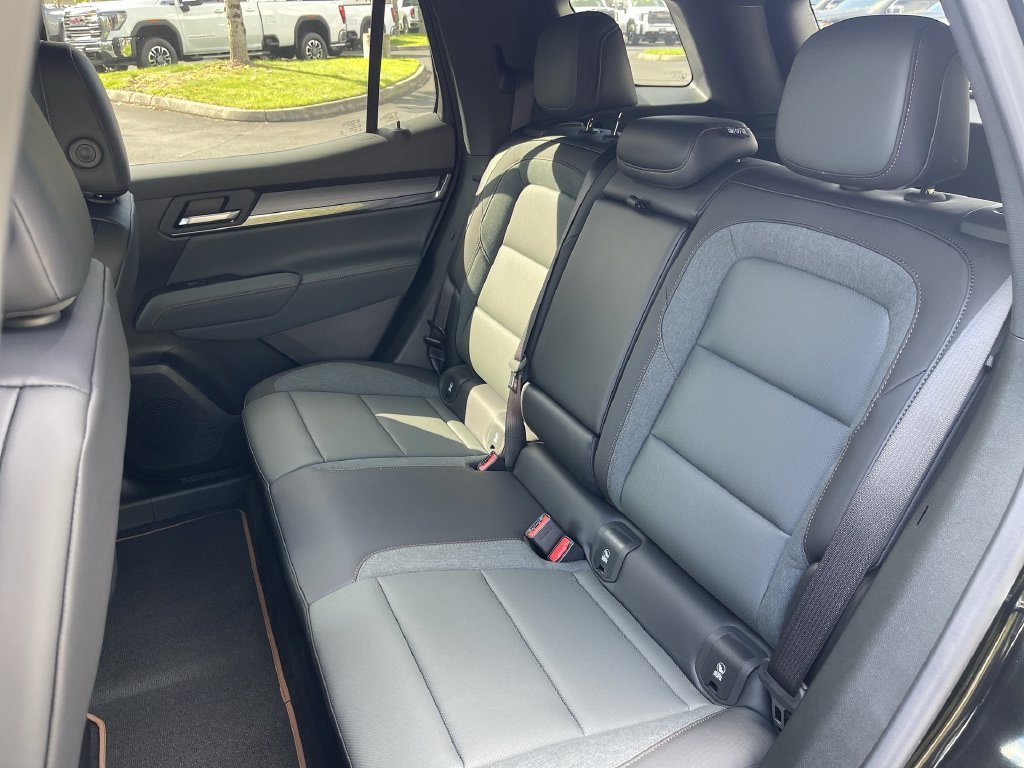New 2027 GMC Terrain AT4 w/ Technology Package II AWD/4WD image 24
