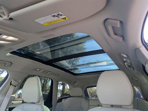 Used 2023 Volvo XC60 B5 Ultimate w/ Climate Package image 24