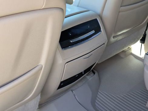Used 2023 Cadillac Escalade Premium Luxury AWD/4WD image 32