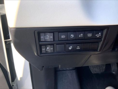 Used 2023 Toyota Tundra Capstone AWD/4WD image 36