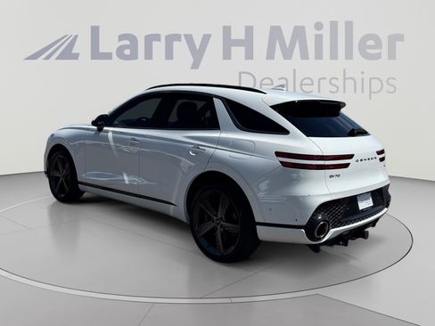 Used 2023 Genesis GV70 2.5T w/ Sport Prestige Package AWD/4WD image 3