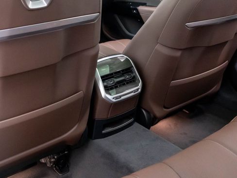 New 2026 BMW 760i xDrive w/ Executive Package image 18