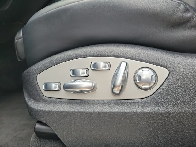 Certified 2023 Porsche Macan S AWD/4WD image 24