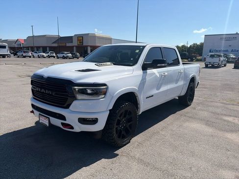 Used 2022 RAM 1500 Laramie AWD/4WD image 2