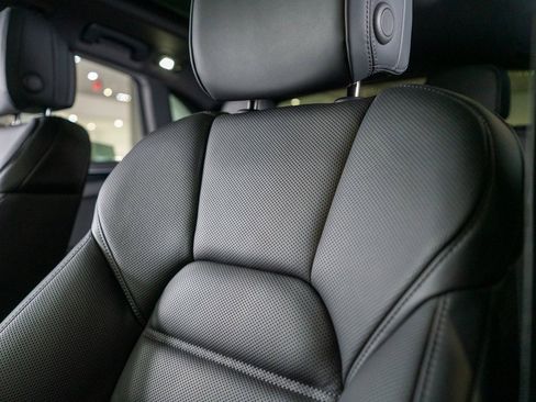 New 2026 Porsche Macan image 20