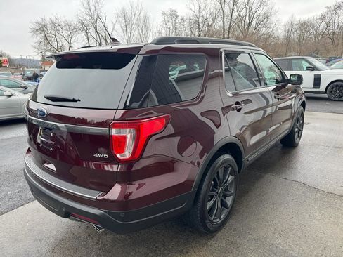 Used 2018 Ford Explorer XLT w/ Equipment Group 202A image 4