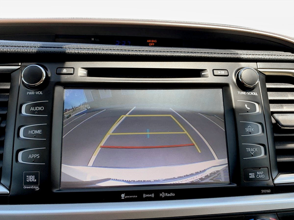 Used 2016 Toyota Highlander Limited AWD/4WD image 25