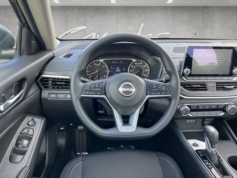 Certified 2025 Nissan Altima 2.5 SV FWD image 21