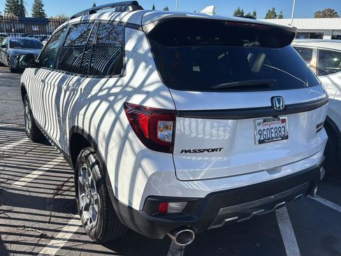 Certified 2023 Honda Passport TrailSport image 5