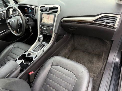 Used 2015 Ford Fusion SE w/ Equipment Group 202A image 16
