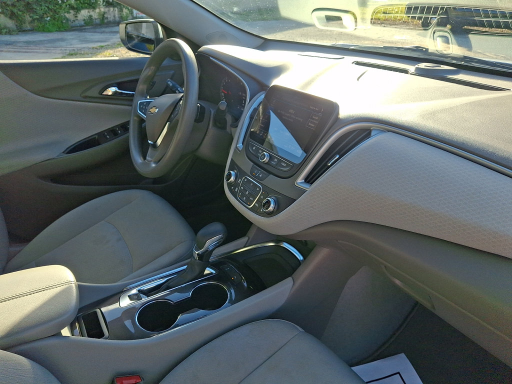 Used 2025 Chevrolet Malibu LT FWD image 16