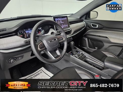 Used 2024 Jeep Compass Latitude w/ Sun and Sound Group image 11