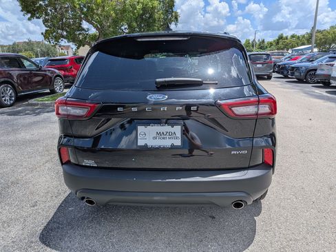 Used 2025 Ford Escape ST-Line AWD/4WD image 5