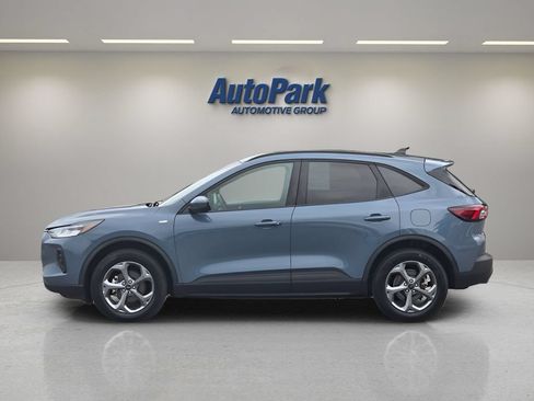 Used 2025 Ford Escape ST-Line Select AWD/4WD image 4