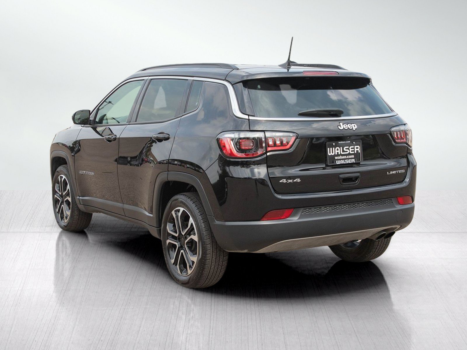Used 2022 Jeep Compass Limited AWD/4WD image 3