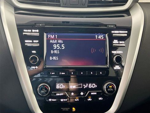 Used 2017 Nissan Murano S AWD/4WD image 16