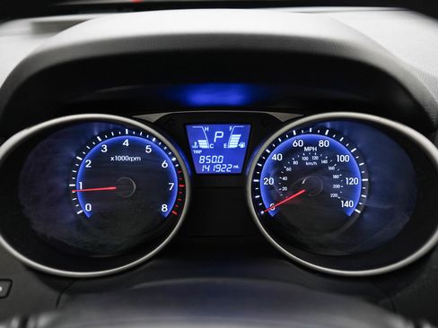 Used 2013 Hyundai Tucson Limited w/ Premium Pkg FWD image 24