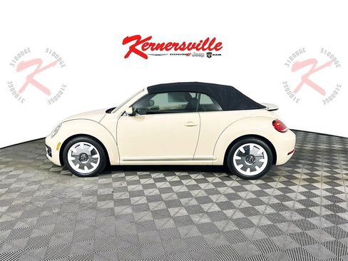 Used 2019 Volkswagen Beetle 2.0T SE image 4